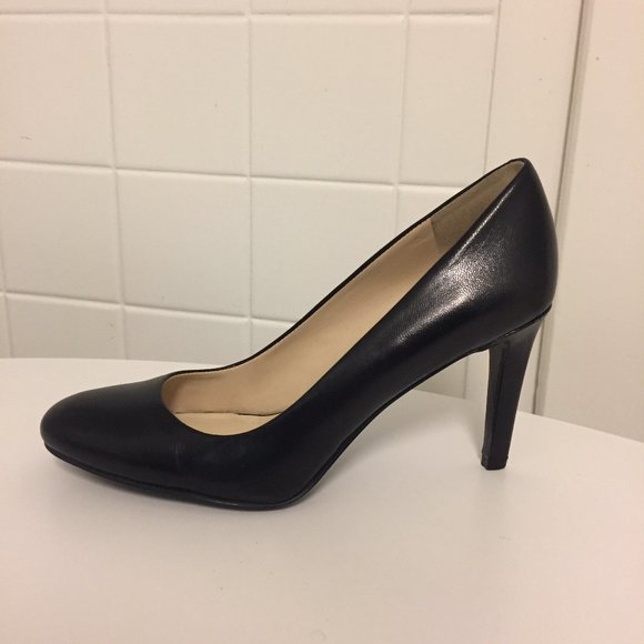 Nine West Black Leather Handjive Pumps - Picture 2 of 5